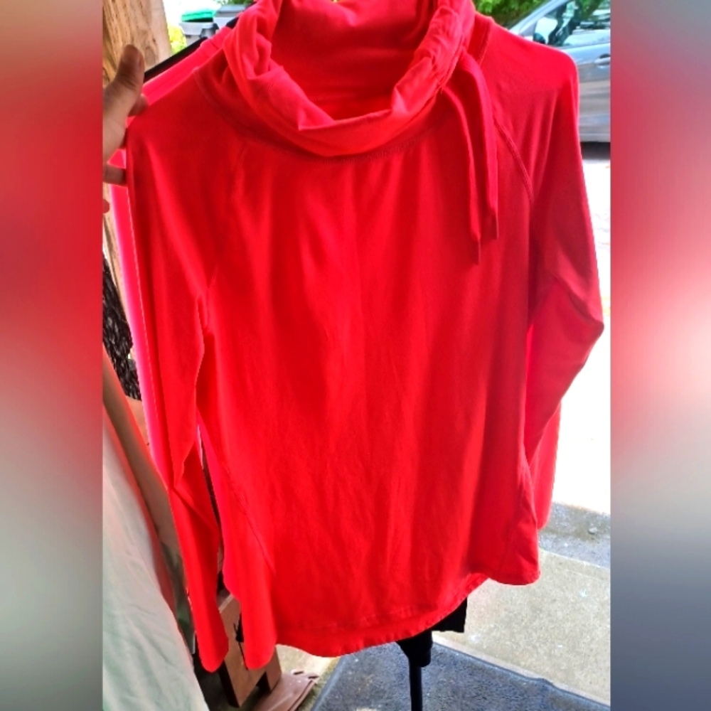 Layer 8 Performance top sz medium